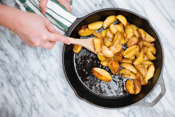 cast-iron skillet roasted potatoes are easy to make