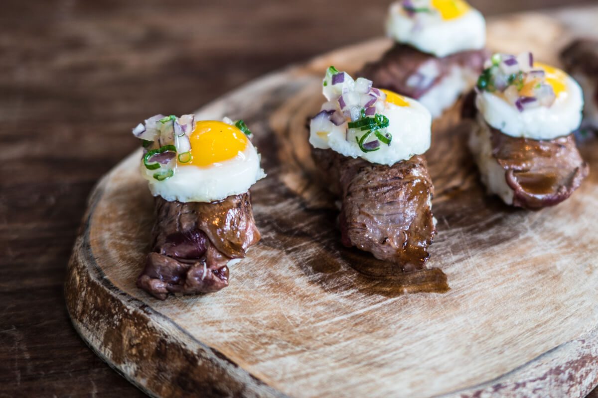 la mar Wagyu Skirt Steak Niguiri