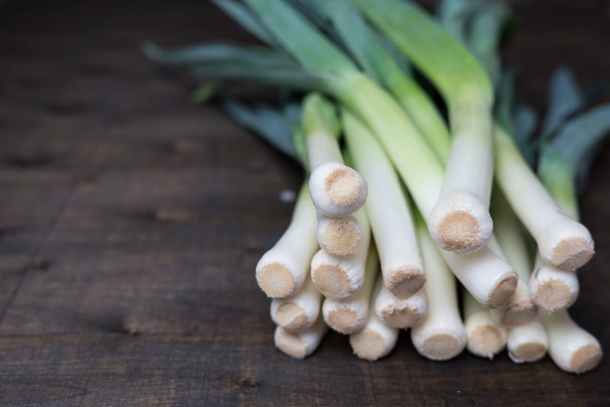 potato leek soup - a bunch of leeks