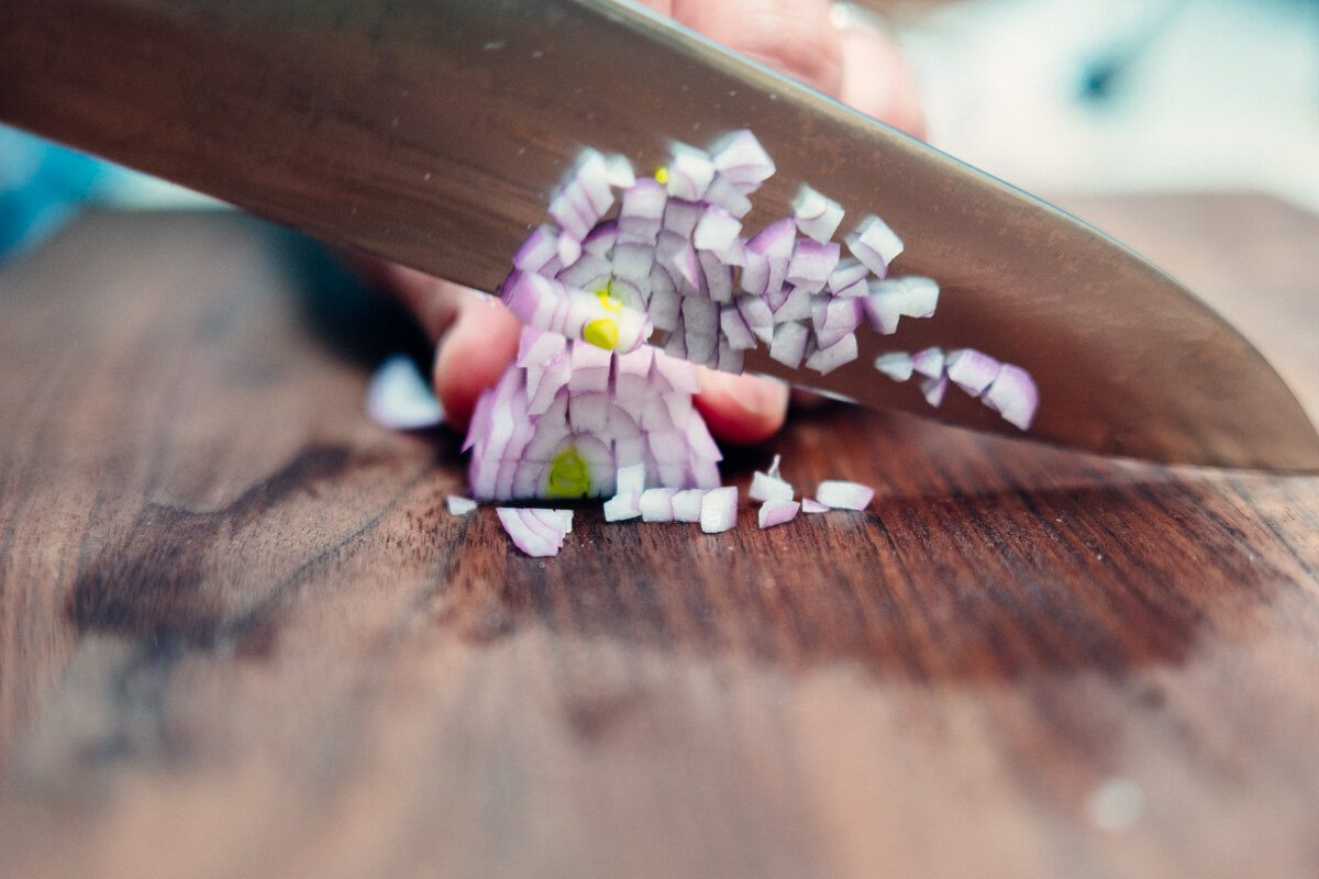 How To Cut Shallots (Step-By-Step Guide)