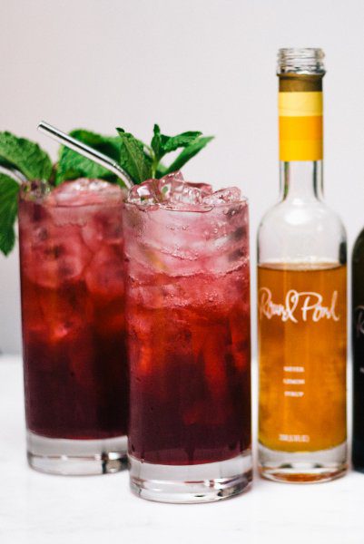 This Blueberry Shrub Cocktail is made with gin and lemon syrup | Round Pond Estate Napa Rutherford | The Taste Edit