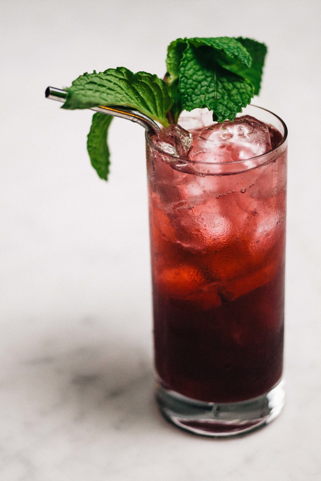 This Blueberry Shrub Cocktail is perfect with gin | Round Pond Estate Napa Rutherford | The Taste Edit