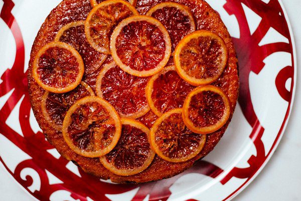 The Taste Edit uses Chef'n measure up measuring glasses to make a blood orange campari cake topped with homemade candied oranges