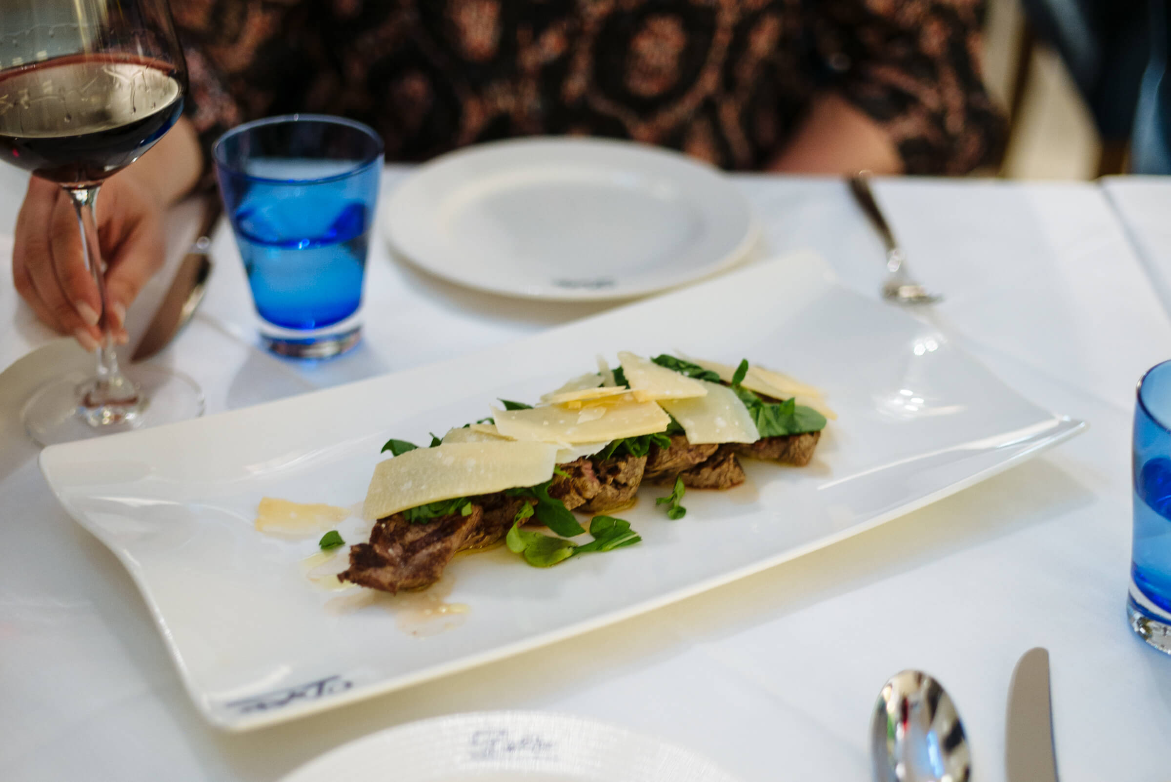 Steak with arugula De Ros Restaurant in Milan, italy, The Taste Edit