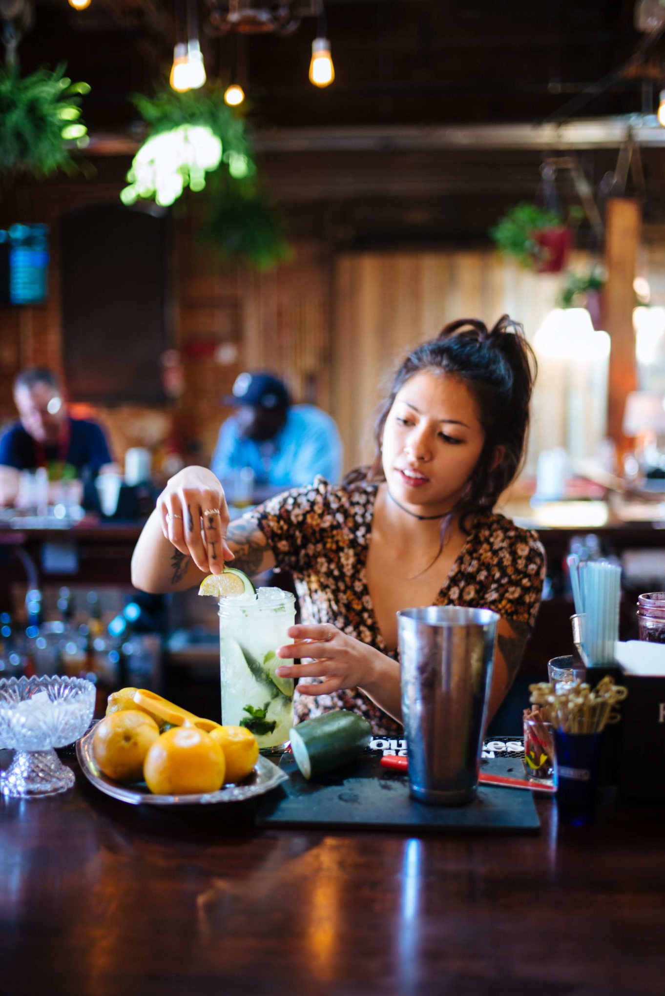 Making a gin smash at Independent Distillery, Tucson Arizona, The Taste Edit