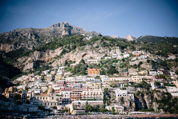 Here's a guide to Positano Italy on the Amalfi Coast and it's neighboring city Praiano from The Taste Edit