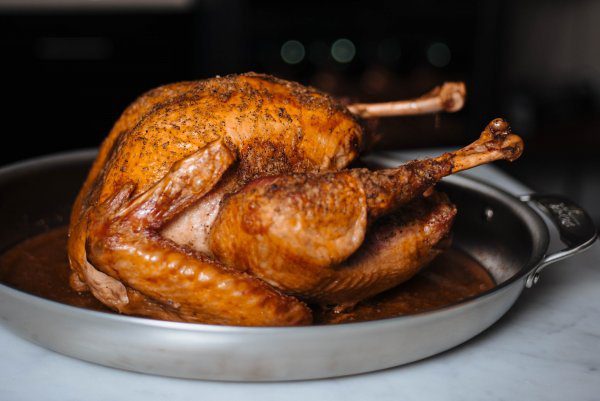 It's so easy to make a a golden Thanksgiving Turkey! Find out how on the taste edit.