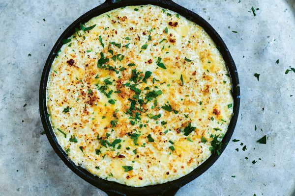 Instead of risotto, try making this quinoa and cheese pudding recipe, it's like a creamy risotto recipe from Peru, get it on thetasteedit #recipe #vegetarian