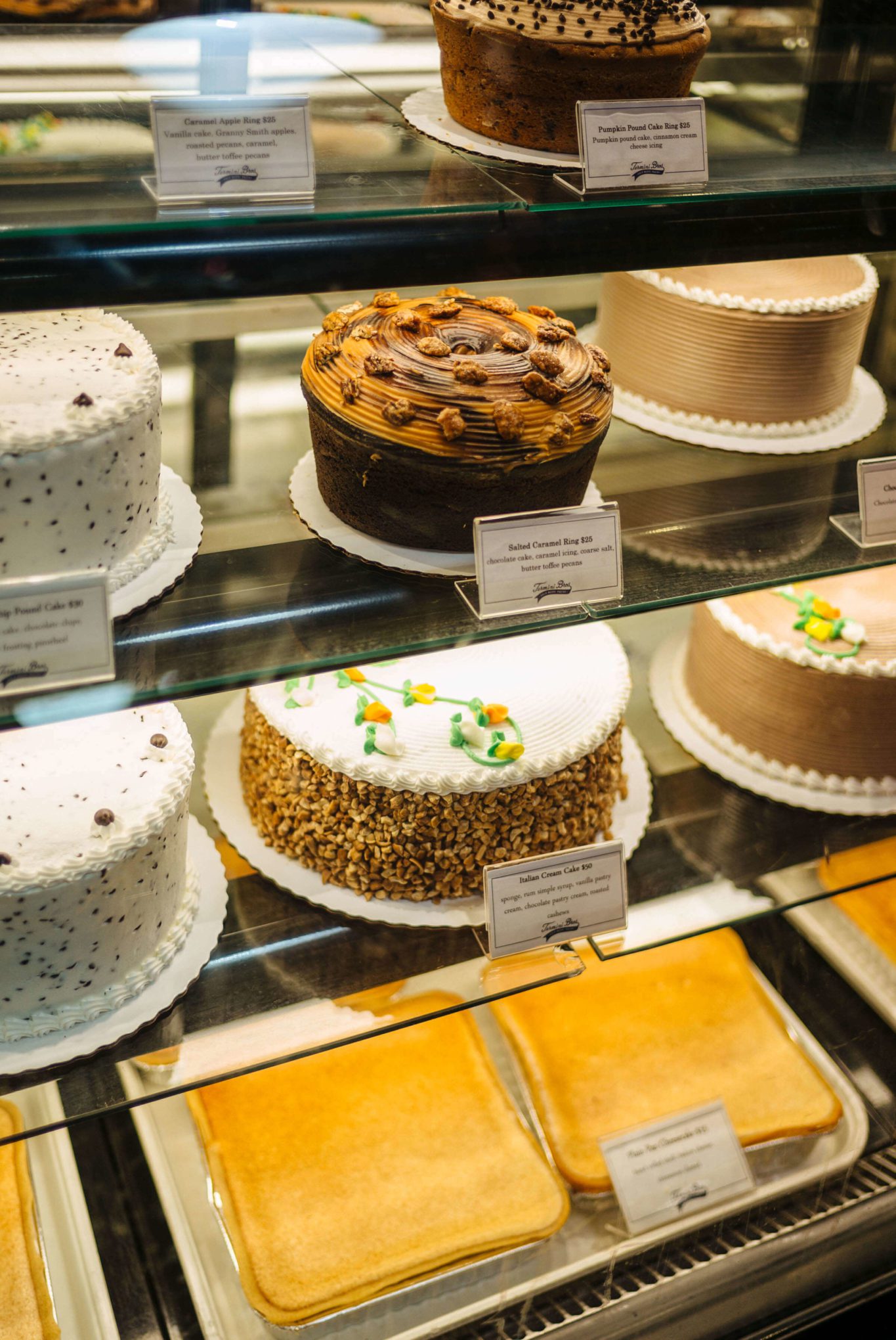 Get a the best Italian cakes at Reading Terminal Market. Visit Philadelphia for some of the best food and historical sites. You must visit the Termini Brothers for some of the best Italian pastries like cannoli and cakes #thetasteedit #travel #philadelphia #market