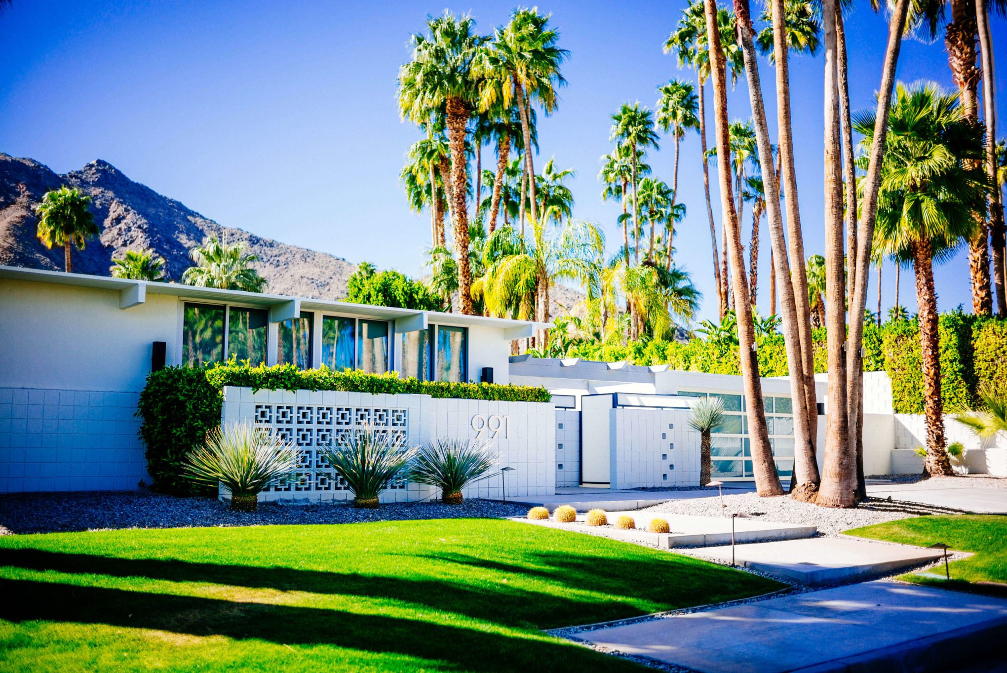 Tour the beautiful Mid Century Homes in Palm Springs, The Taste Edit