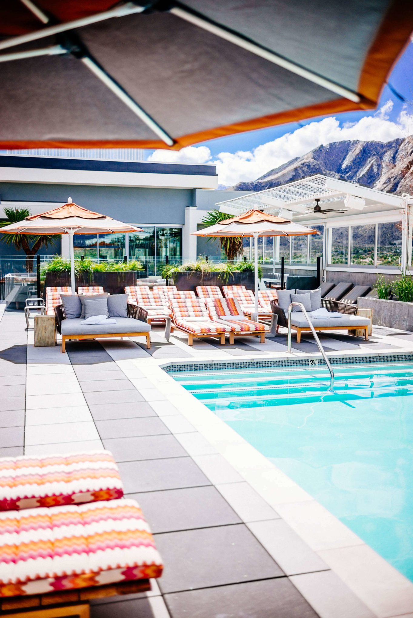 The Kimpton Rowan Hotel in Palm Springs has one of the best rooftop pools and patios in Palm Springs, it's a dessert retreat, The Taste Edit