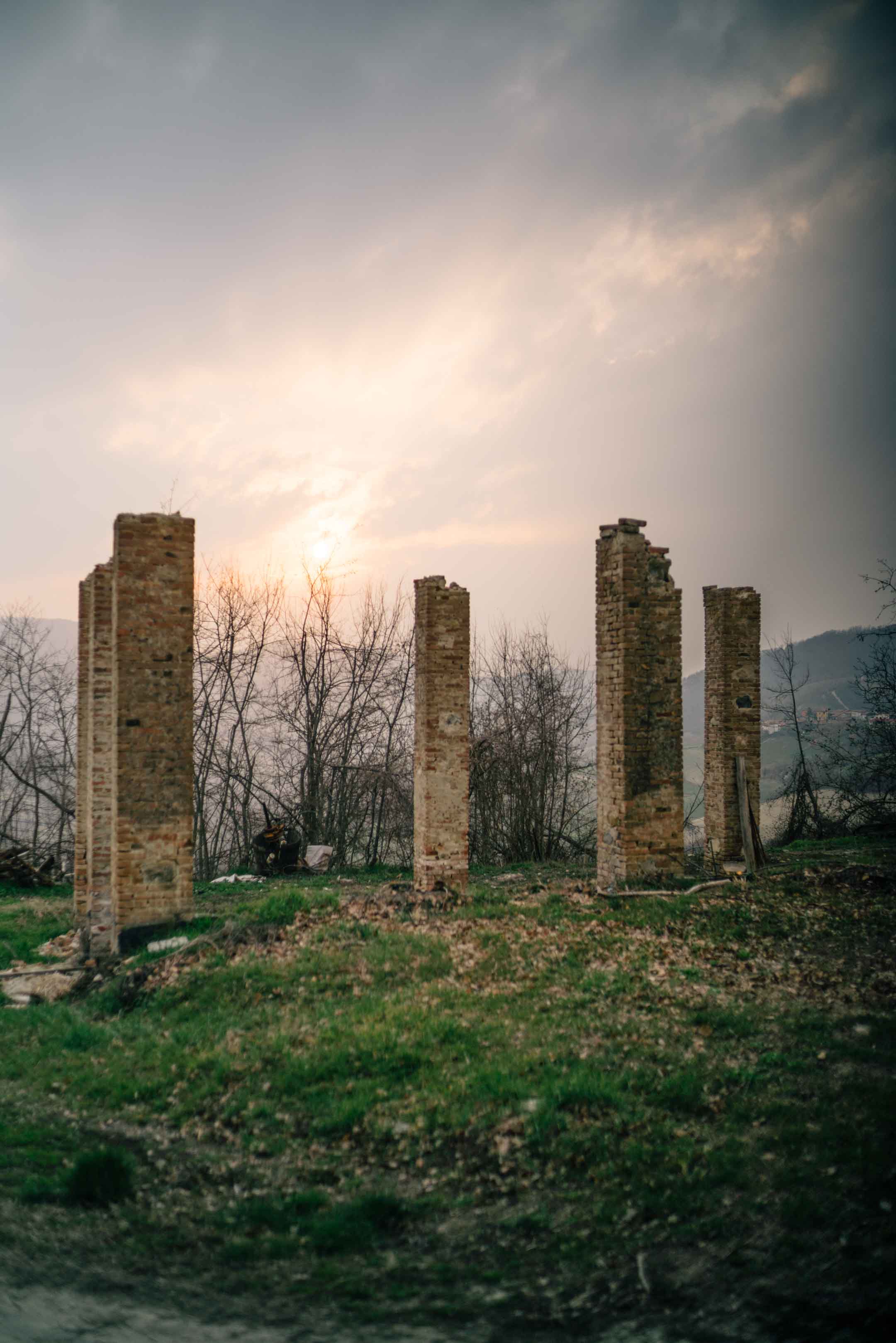 The Taste Edit, culinary photographers, recommends visiting this magical winery in northern Italy. Castello di Stefanago is near the town of Pavia in Lombardy. Winemaker and owner Giacomo Baruffaldi gives us a tour of the winery where they make Baruffaldi natural wines. Tour his brother's home.