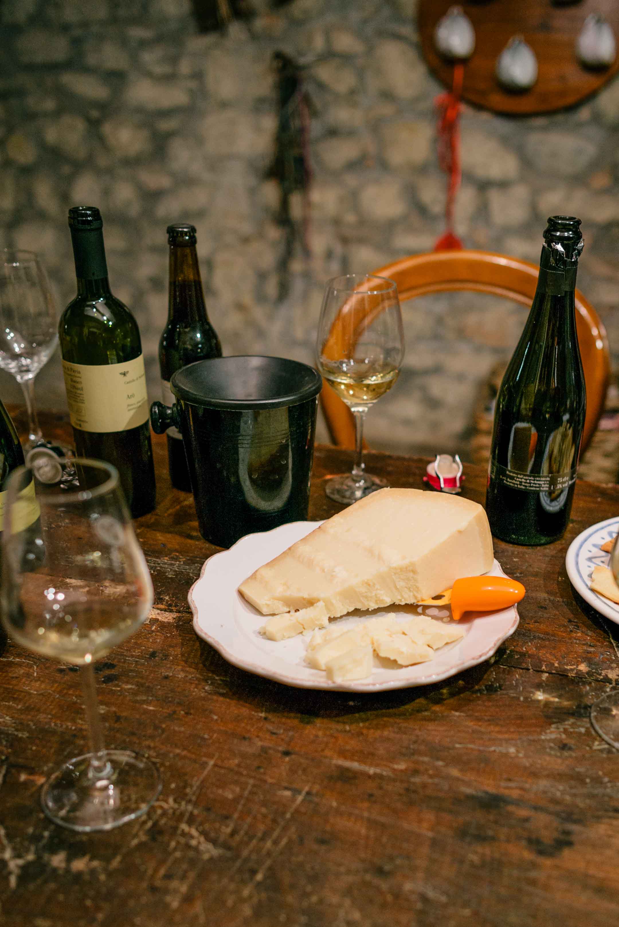 The Taste Edit, culinary photographers, recommends visiting this magical winery in northern Italy. Castello di Stefanago is near the town of Pavia in Lombardy. Winemaker and owner Giacomo Baruffaldi gives us a tour of the winery where they make Baruffaldi natural wines. Tasting wine with their family.