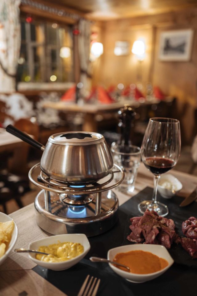 How to Eat Fondue Like the Swiss Rules for Swiss Fondue The Taste Edit