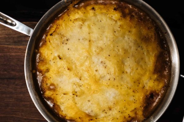 Need comfort food? For an easy one pot meal dinner make this Shepards Pie recipe made with ground beef or lamb, peas, carrots, and fish sauce. | thetasteedit.com #recipe #comfortfood #groundbeef #onepot