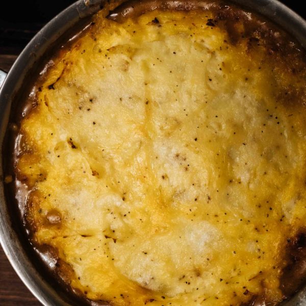 Need comfort food? For an easy one pot meal dinner make this Shepards Pie recipe made with ground beef or lamb, peas, carrots, and fish sauce. | thetasteedit.com #recipe #comfortfood #groundbeef #onepot