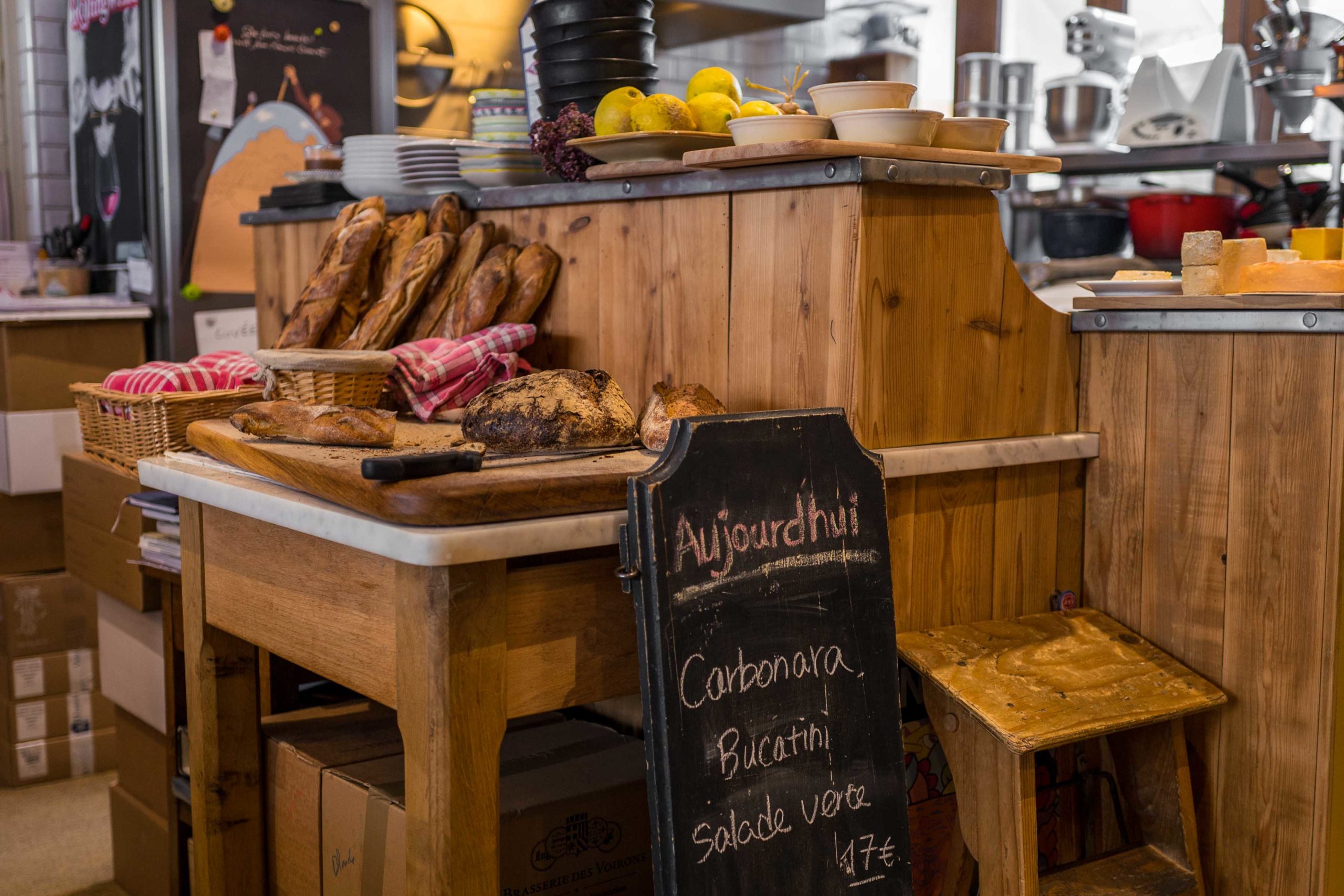 Le Dilettante is the wine bar in Beaune. Don't miss it if you like good food and natural wine. TheTasteEdit.com #travel #wine #restaurant #burgundy #france