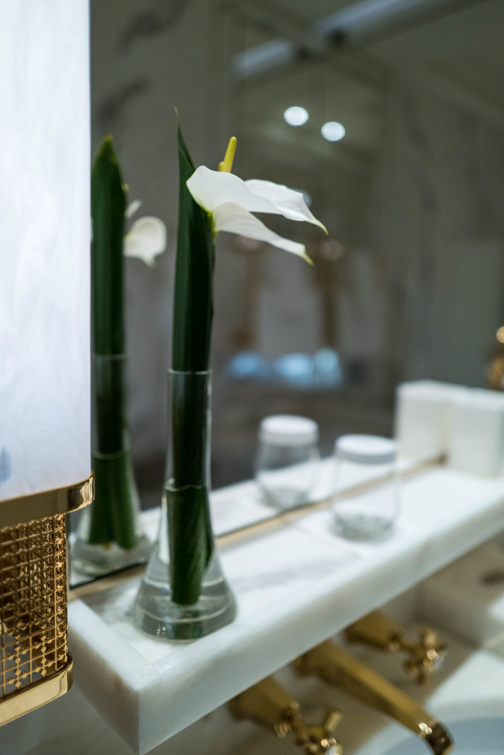 Fresh flowers in Hotel Eden in Rome's bathroom, The Taste Edit #hotel #rome #italy #bathroom