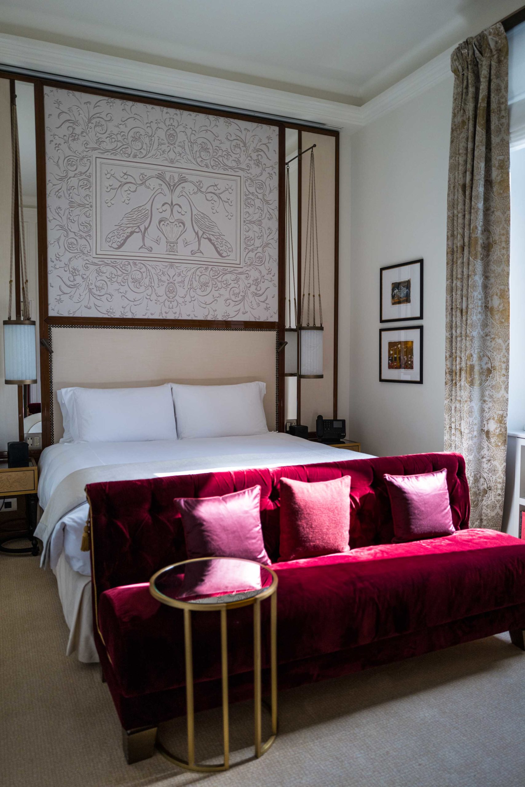 La Dolce Vita corner suite at the Hotel Eden Rome for a unique experience, The Taste Edit #hotel #rome #italy #decor