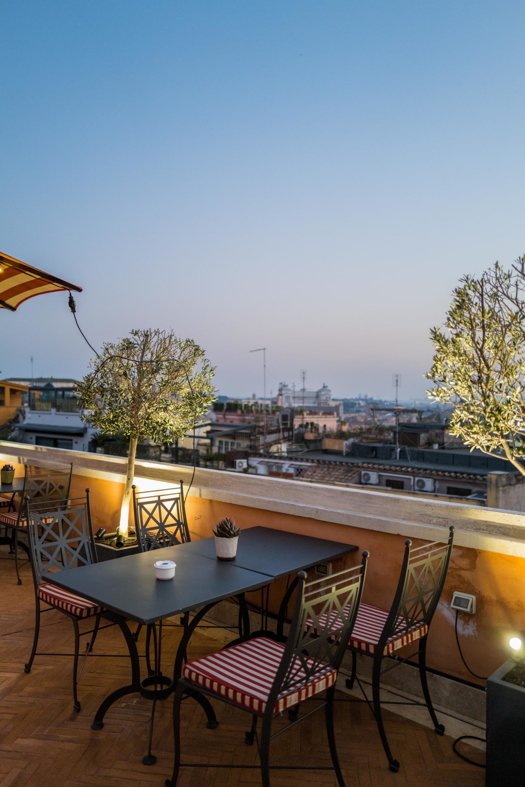 Aperitivo at Cielo Terrace Rocco Forte's Hotel de la Ville Rome - The Taste Edit #rome #hotel #decor #travel