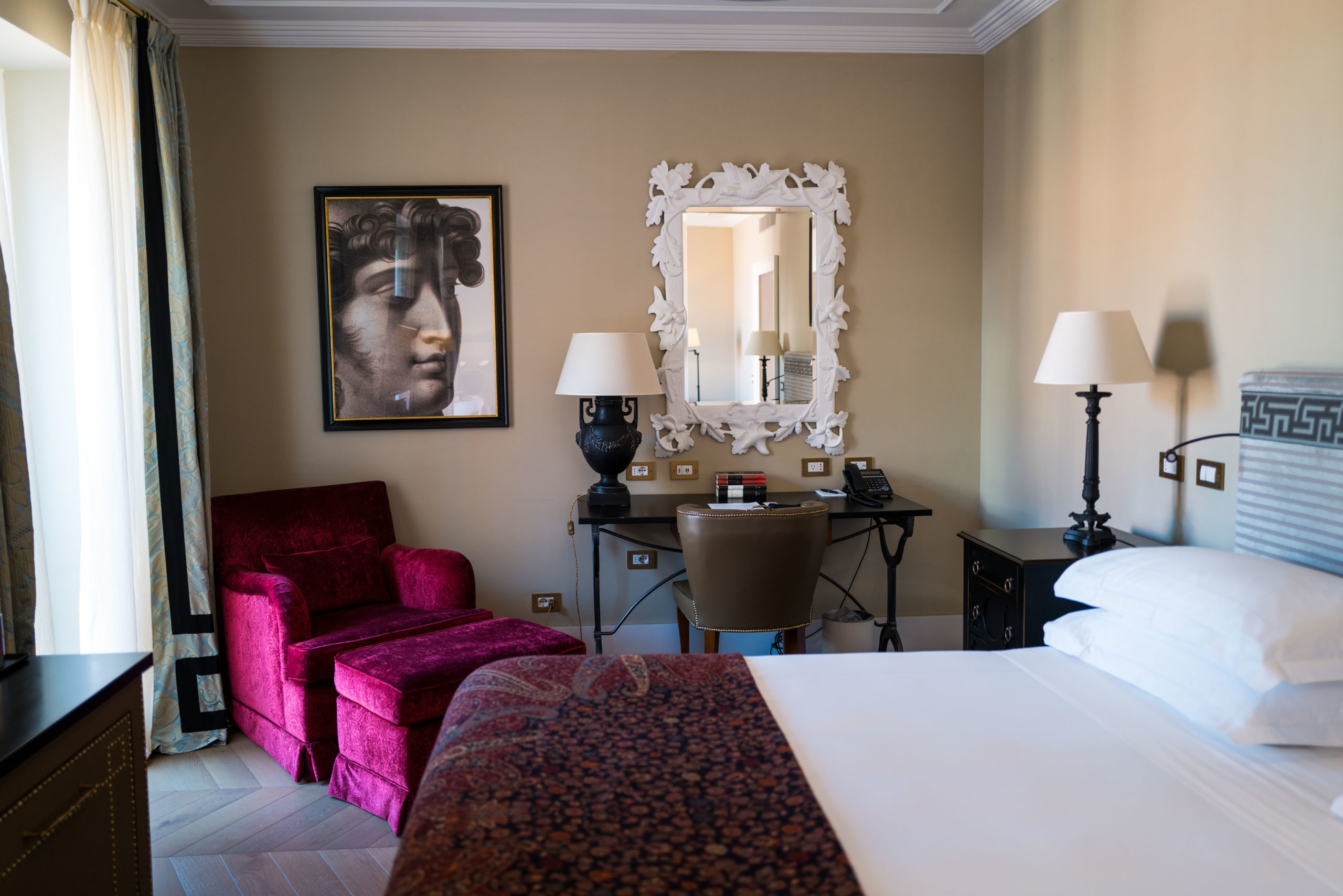 Where to stay in Rome? Make a reservation at Rocco Forte's Hotel de la Ville Rome - The Taste Edit #rome #hotel #decor #travel