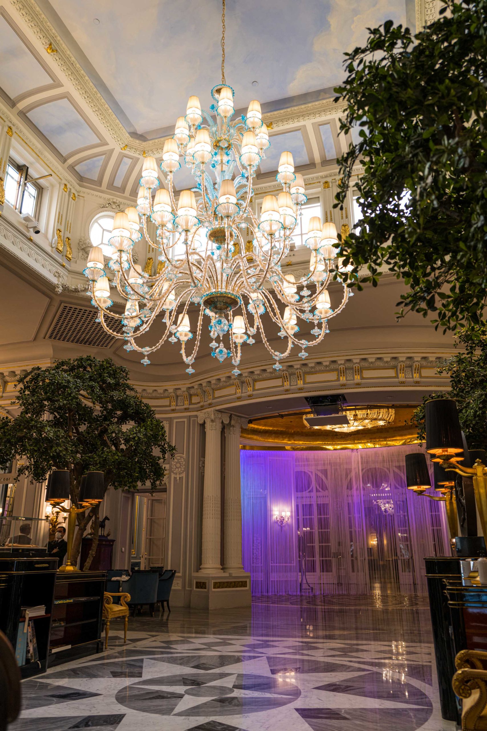 Stay at the St Regis hotel Rome bar Lumen, The Taste Edit #hotel #rome #italy