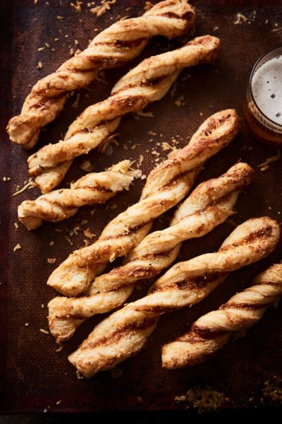 Serve cheese straws at your next party, thanksigiving, or christmas - an easy appetizer made with puff pastry