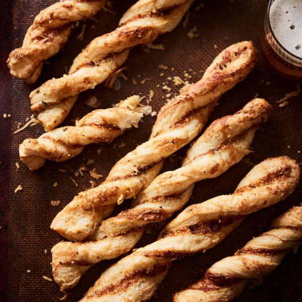 Serve cheese straws at your next party, thanksigiving, or christmas - an easy appetizer made with puff pastry