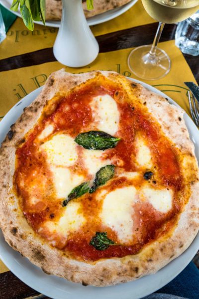 how to eat pizza like an italian Head to il Pizzaiuolo.for Pizza in Florence Italy