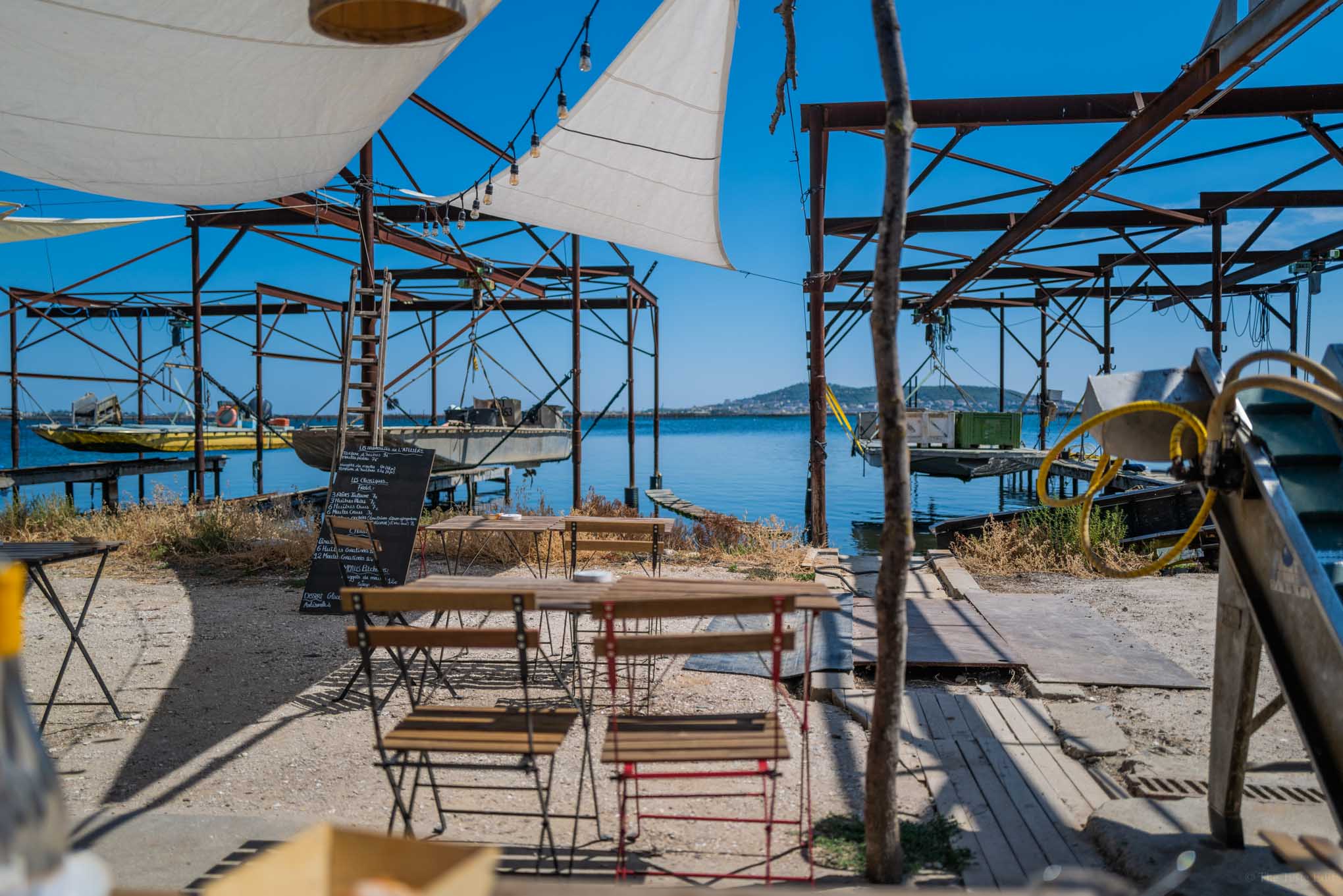 don't miss eating fresh oysters seaside at Atelier & Co oyster farm and restaurant in Loupain Cote d’Azur France