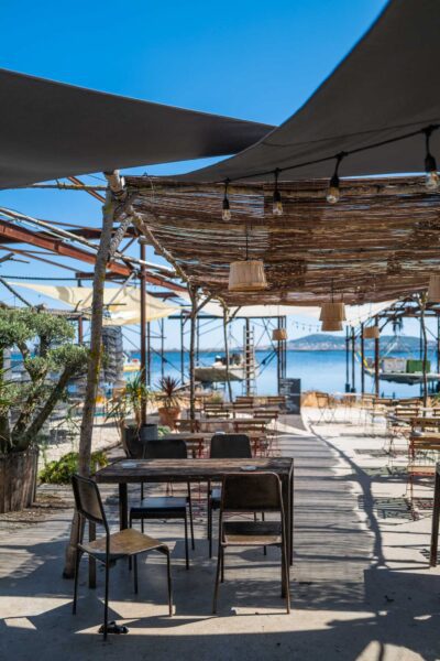 Go to lunch at Atelier & Co oyster farm and restaurant in Loupain Cote d’Azur France