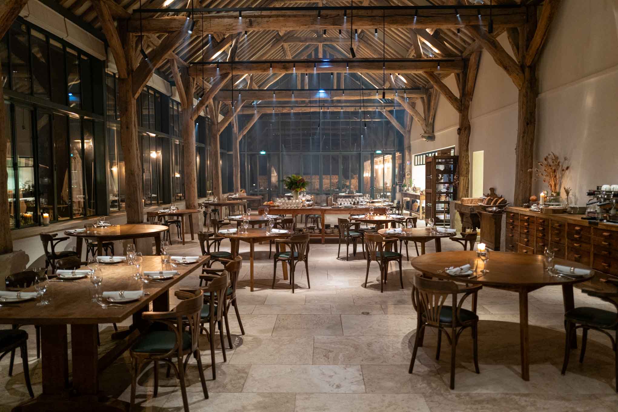 Le Doyenne Restaurant in France outside of Paris with natural wine and garden