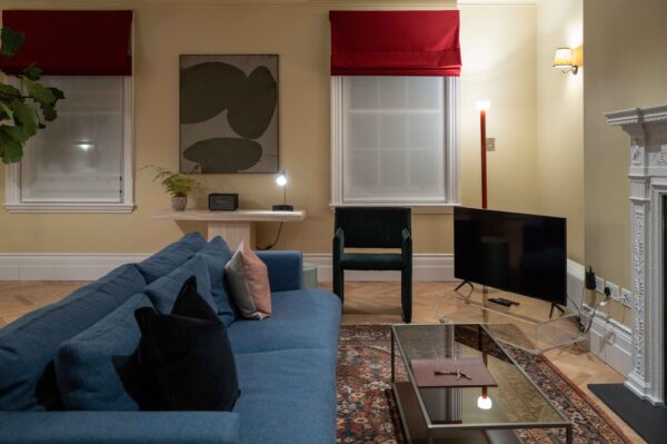 Home Comfort Meets Hotel Service at Living Rooms London